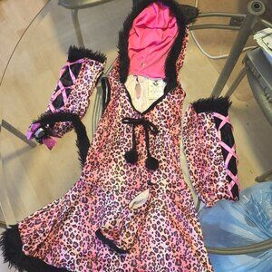SPIRIT HALLOWEEN Child's cat costume w/ gloves etc. Size  Medium child
